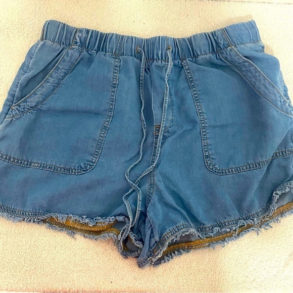 Time and Tru Pants - Time and Tru Women Denim Shorts Size Medium (8-10) Fringe Bottoms Pockets NWOT